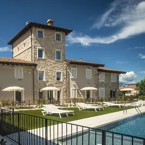  Apartment Relais Madergnago Italien